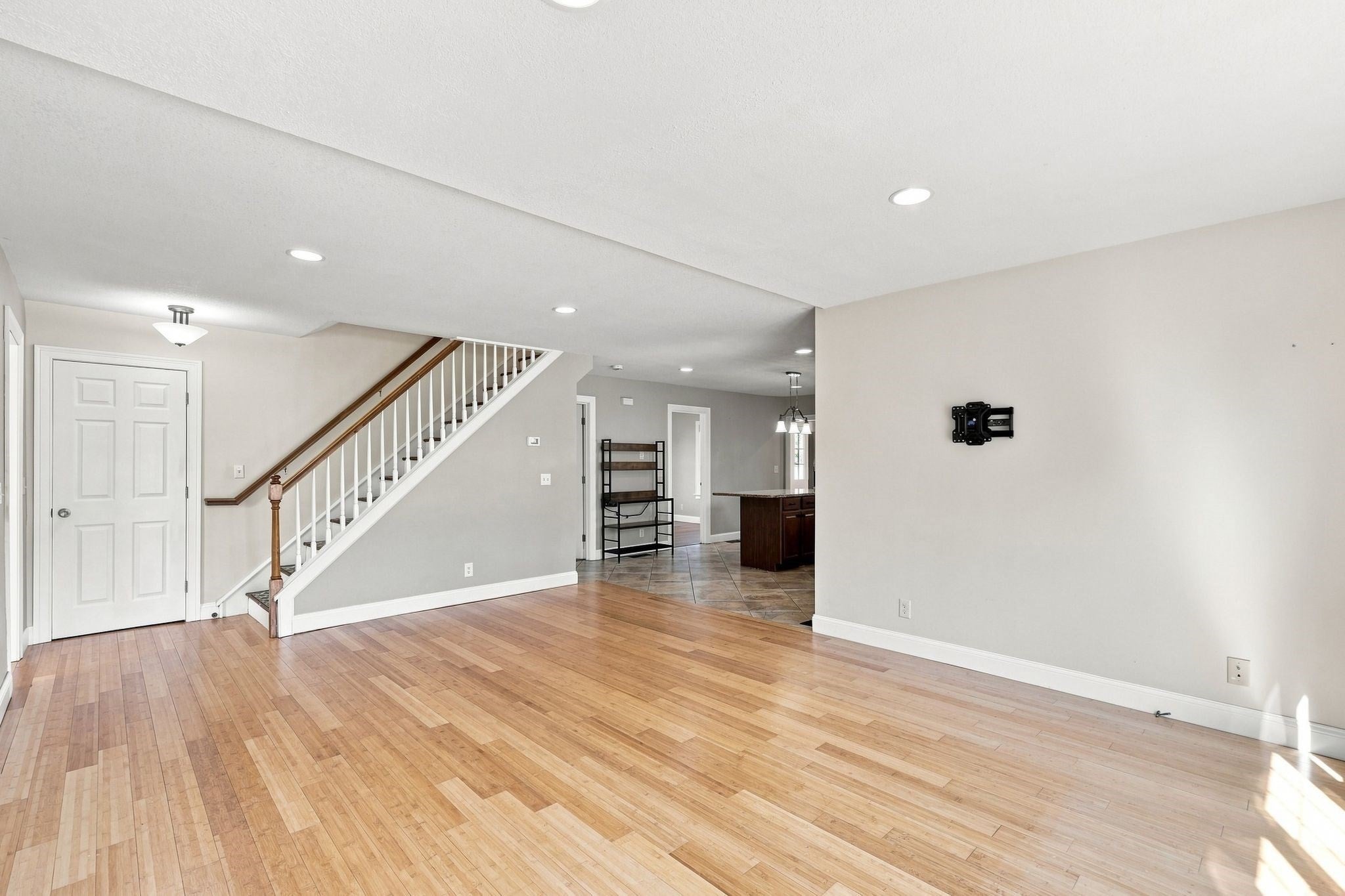 8 Caddyshack Dr, Chicopee, MA Photo #14