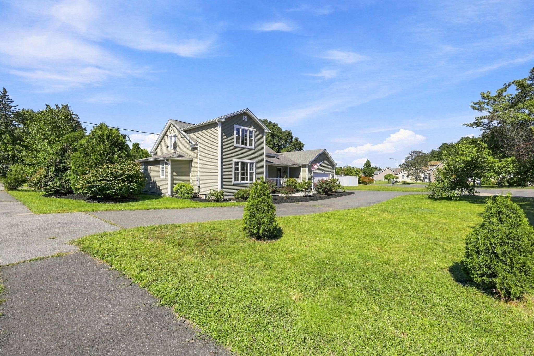 8 Caddyshack Dr, Chicopee, MA Photo #42