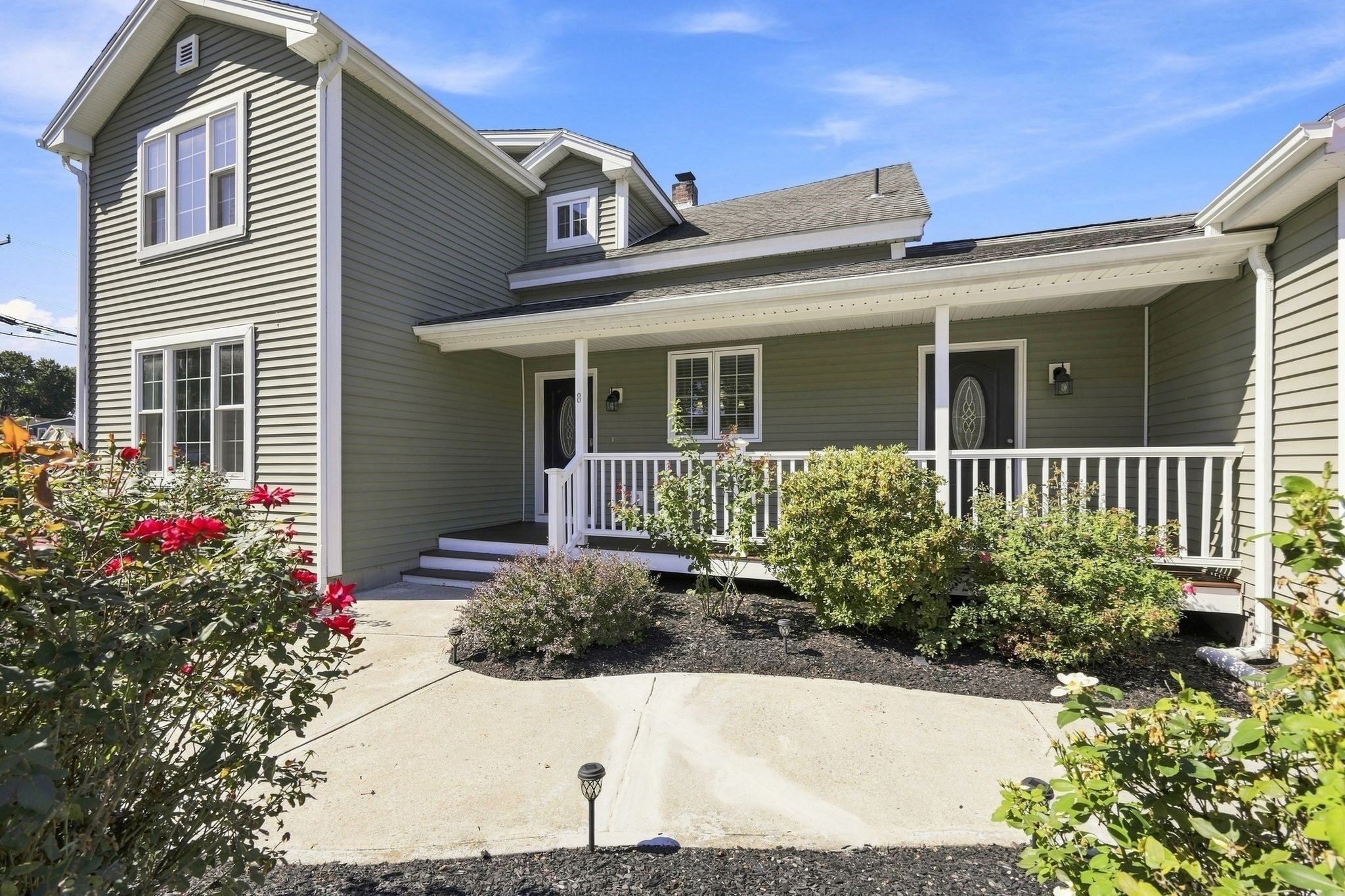 8 Caddyshack Dr, Chicopee, MA Photo #3