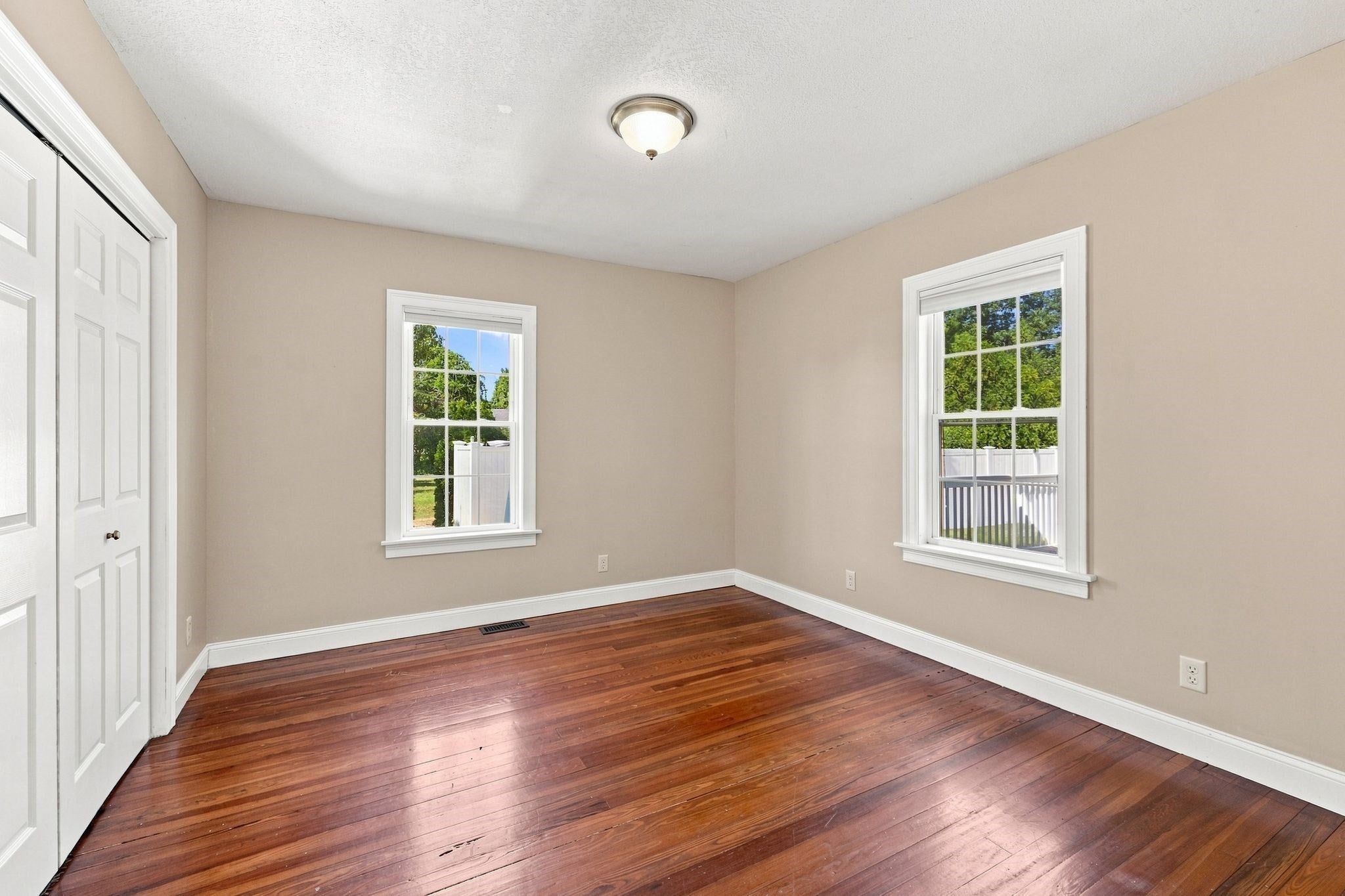 8 Caddyshack Dr, Chicopee, MA Photo #20