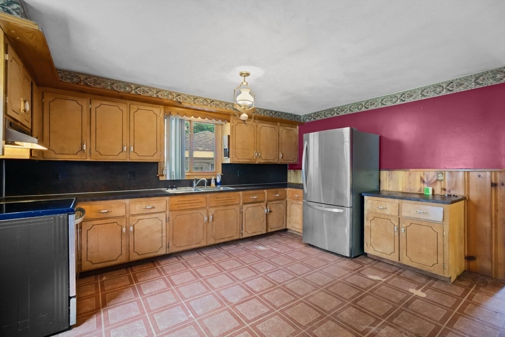 127 Kenmar Dr, Somerset, MA, 127 Kenmar Dr, Somerset, MA Photo #9