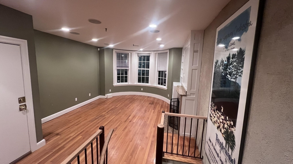 23 Saint Stephen St 23-3