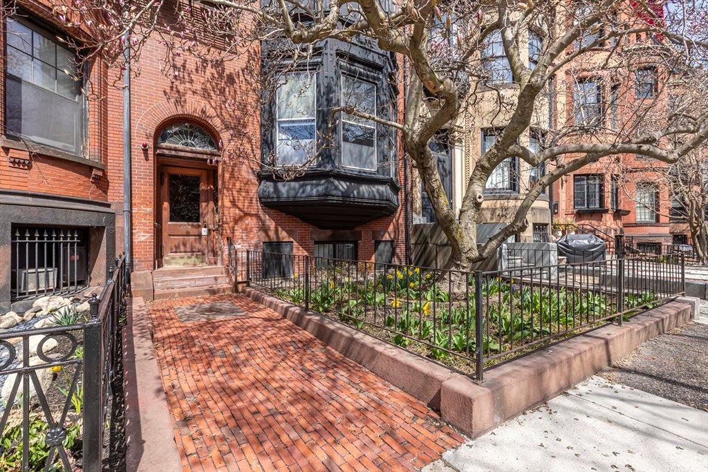 462 Beacon St #22, Boston, MA, 462 Beacon St #22, Boston, MA Photo #2