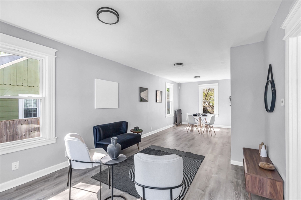 24 Lorimer St