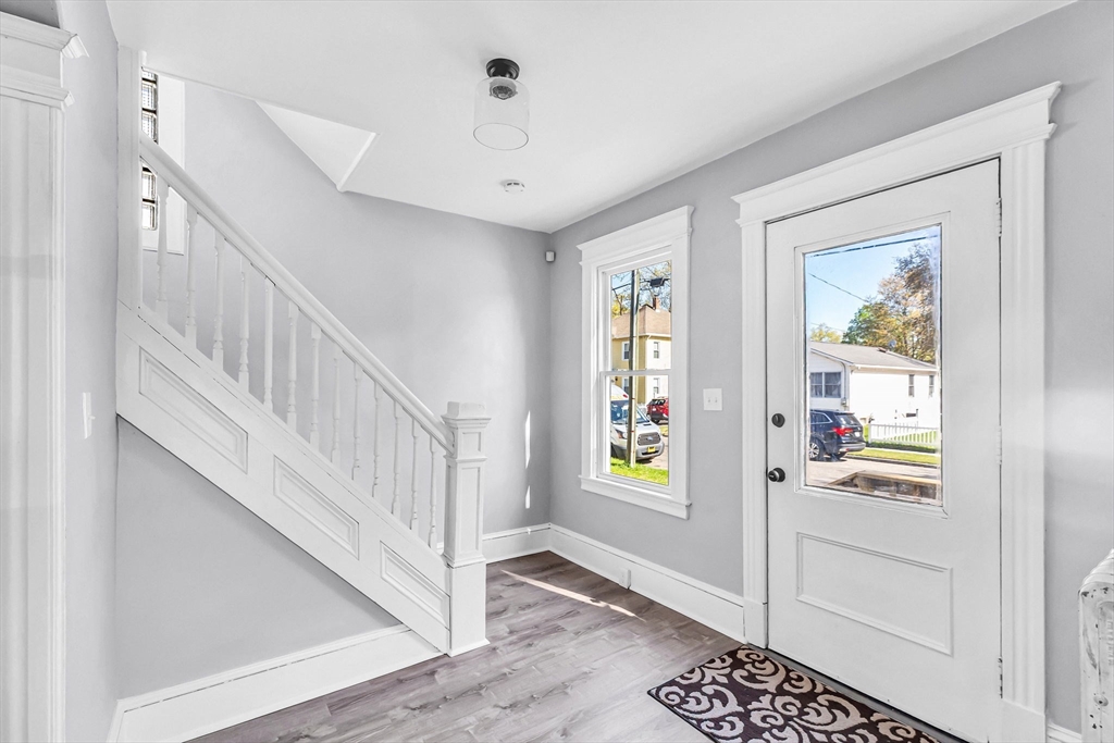 24 Lorimer St