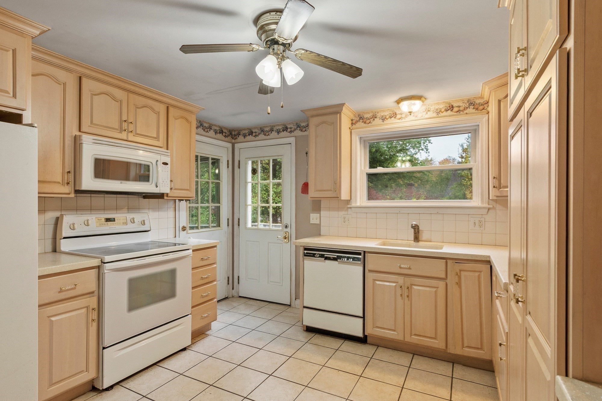 1106 Wachusett St, Holden, MA Photo #20