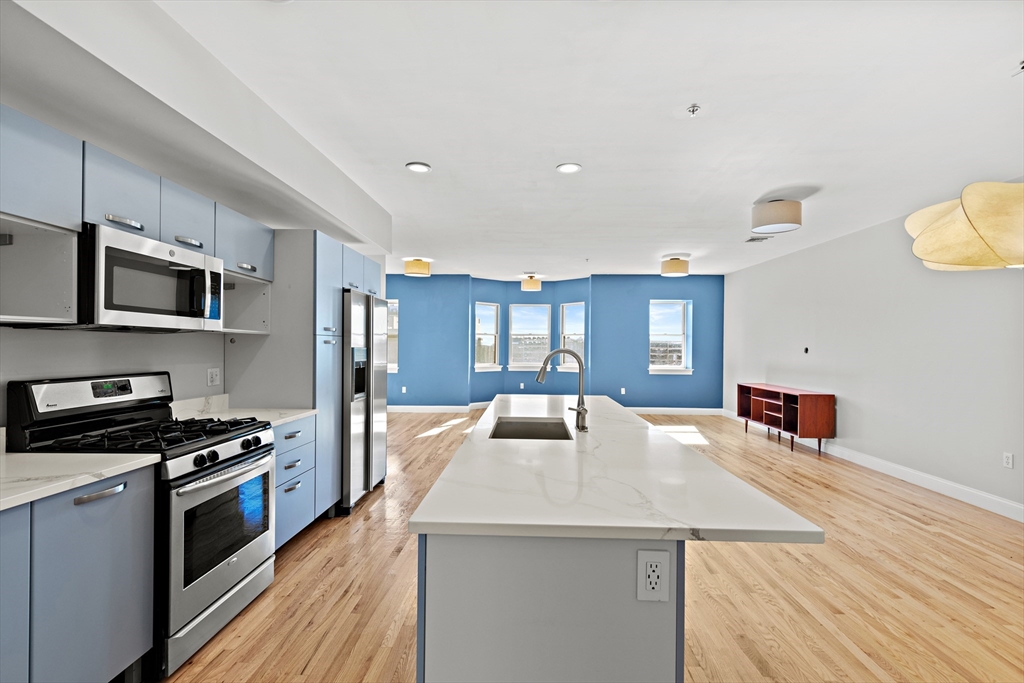 877 Harrison Ave 7