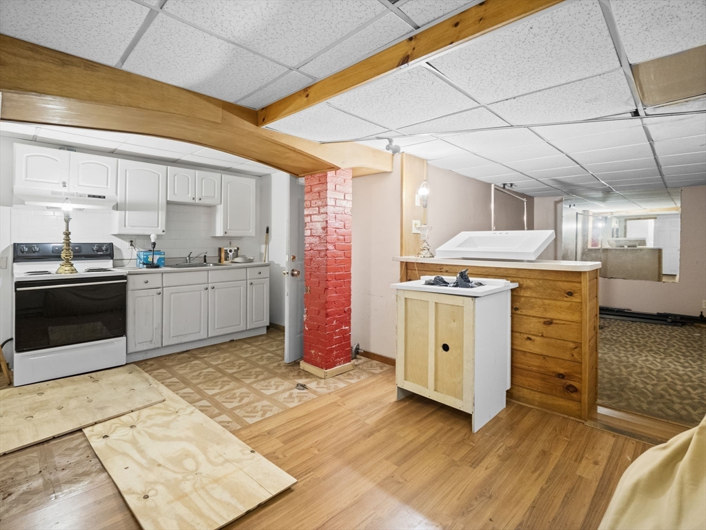 Boston, Massachusetts 02121, United States, 9 Bedrooms Bedrooms, ,3 BathroomsBathrooms,Residential,Active,139321