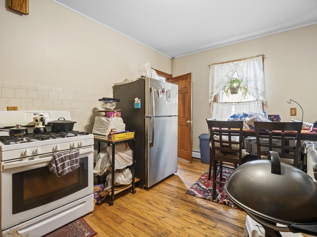 Boston, Massachusetts 02121, United States, 9 Bedrooms Bedrooms, ,3 BathroomsBathrooms,Residential,Active,139321