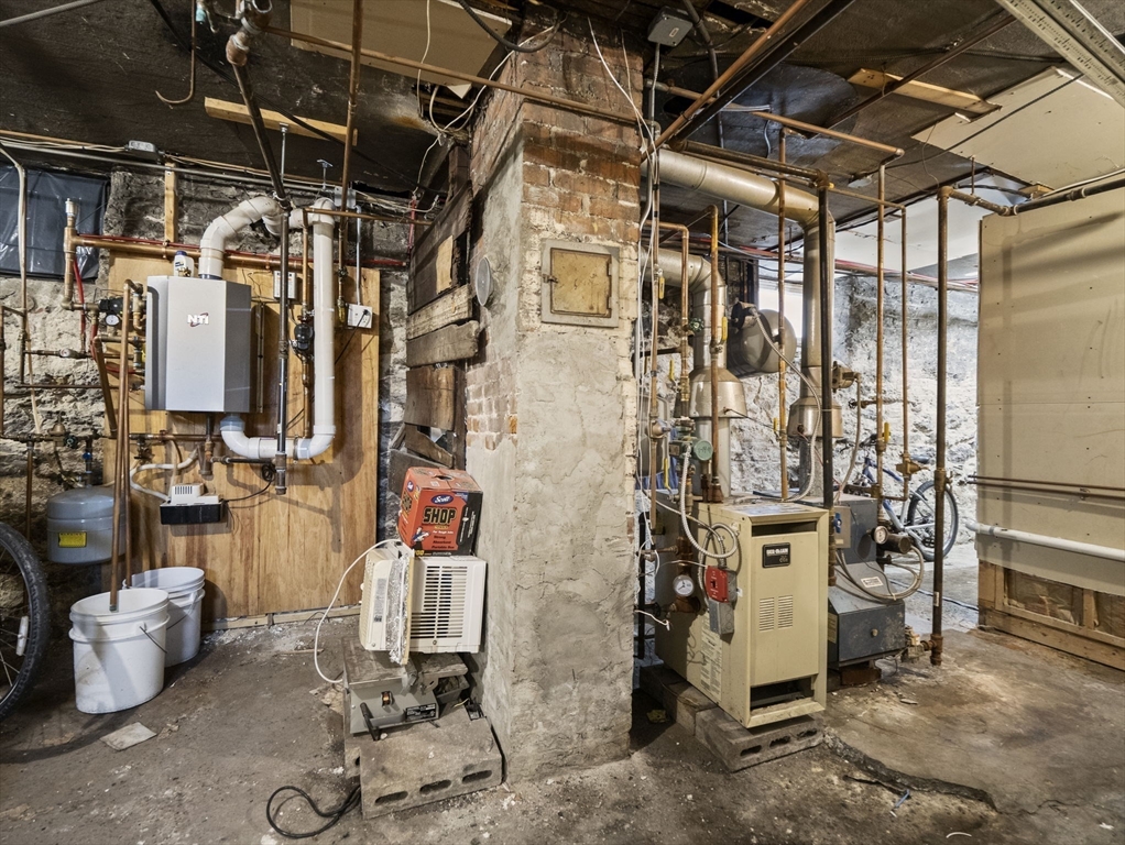 Boston, Massachusetts 02121, United States, 9 Bedrooms Bedrooms, ,3 BathroomsBathrooms,Residential,Active,139321