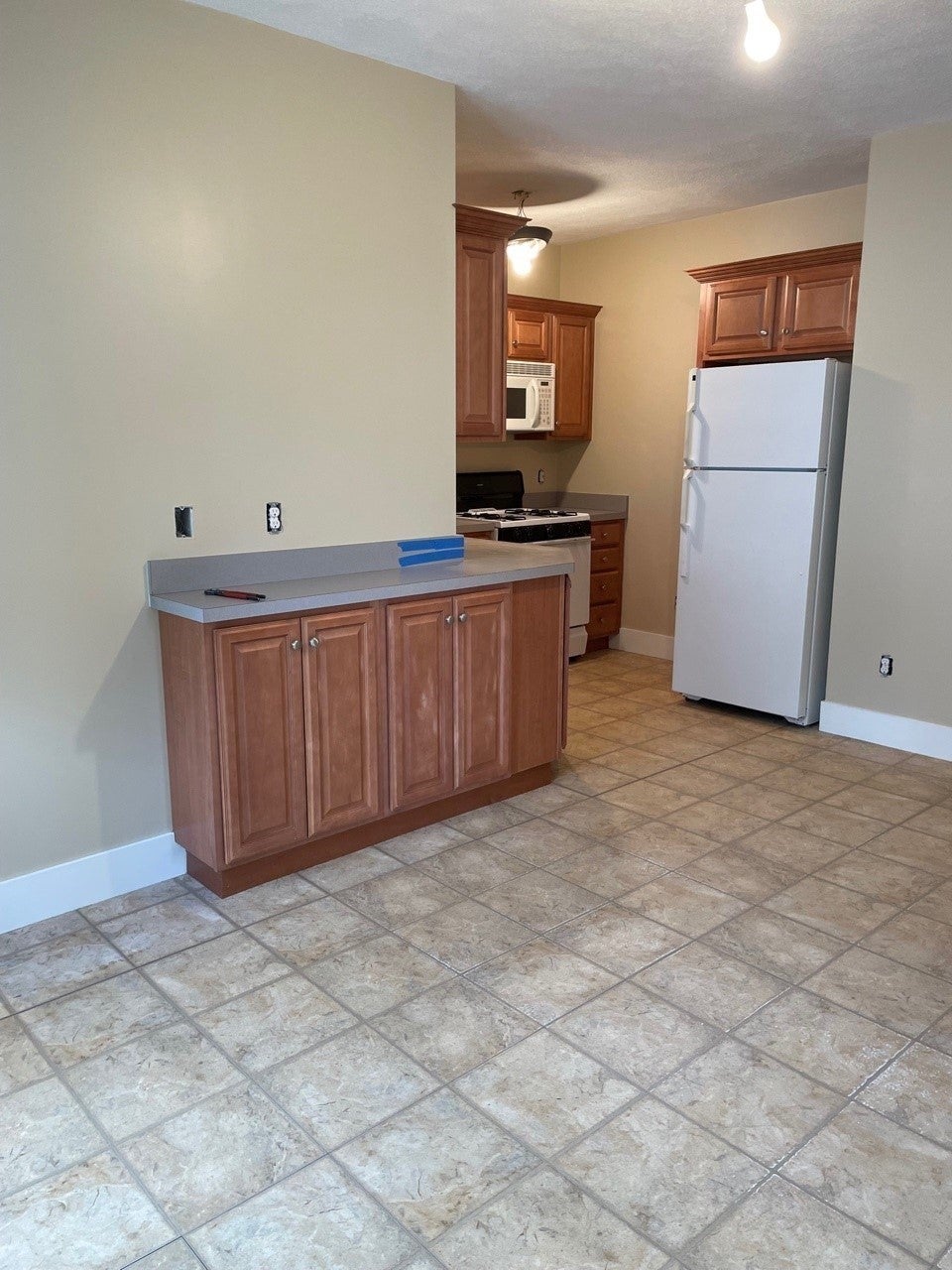87 Pond St #2, Waltham, MA, 87 Pond St #2, Waltham, MA Photo #3