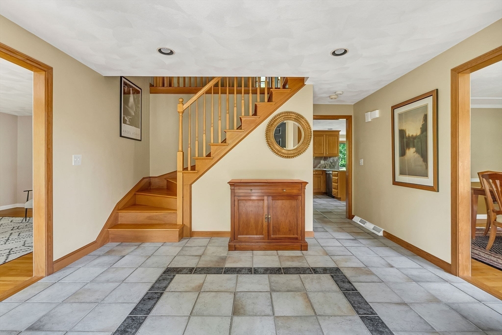 83 Jefferson Rd