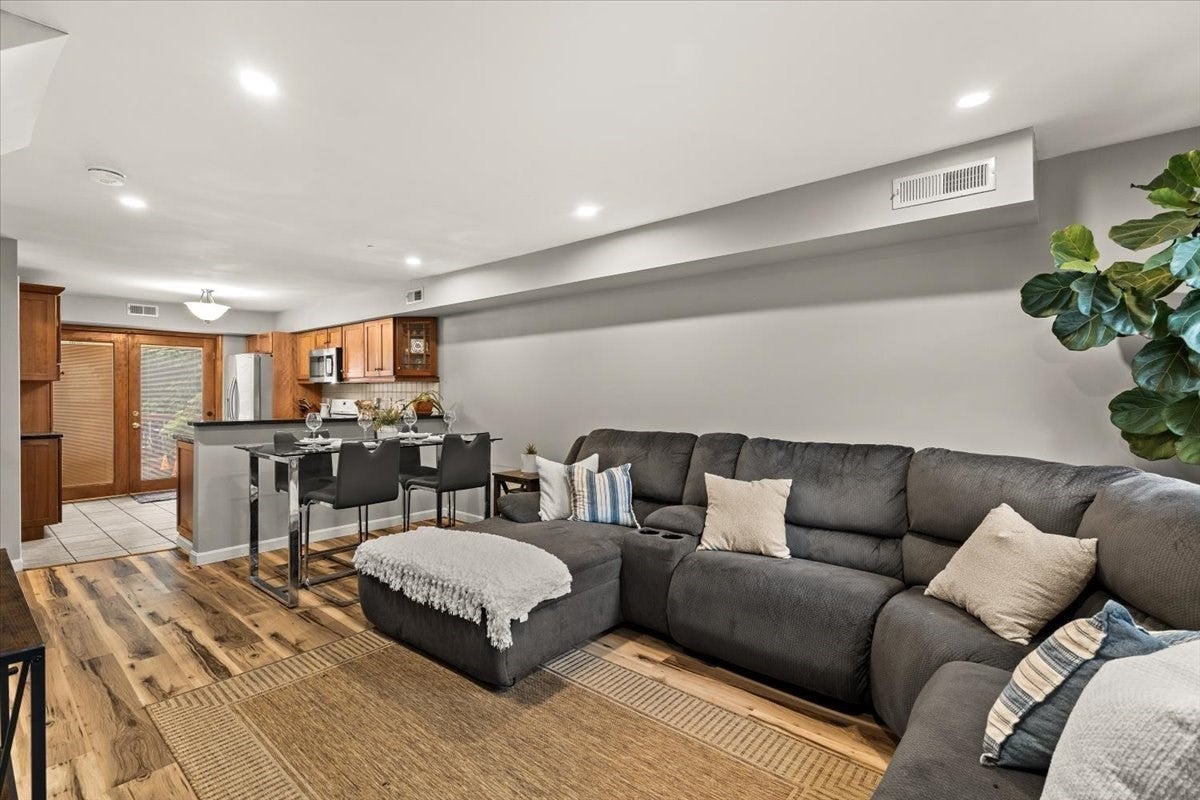 702 Brookline Way 702