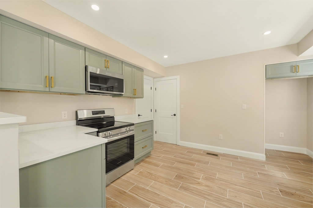 613 Delano Rd