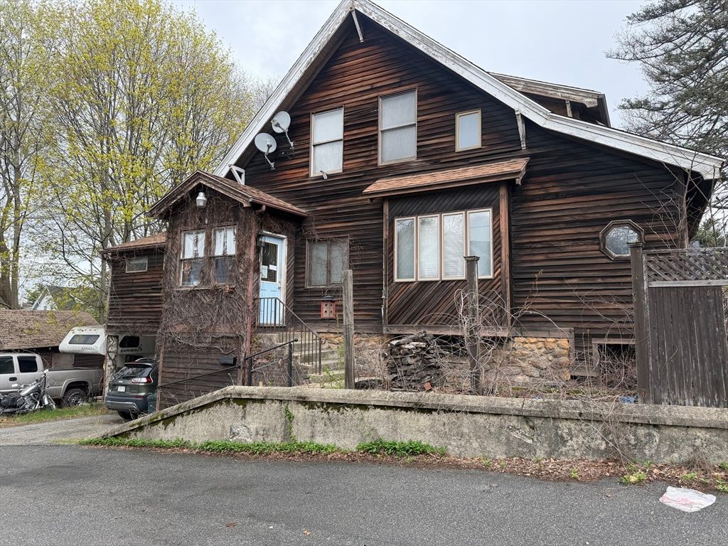 Photo of 621 Sunderland Rd, Worcester, MA 01604 (MLS # 73503329)