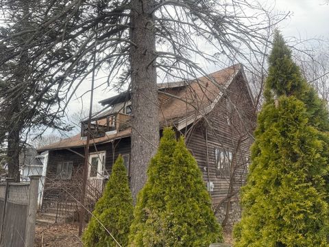 Photo of 621 Sunderland Rd, Worcester, MA 01604 (MLS # 73503329)