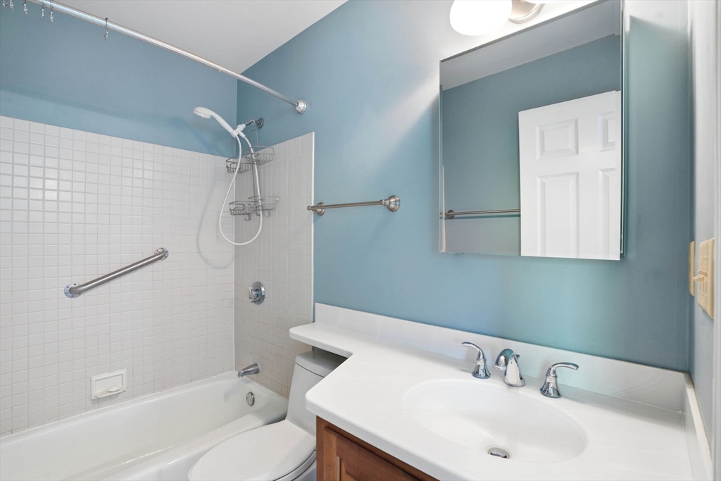 3302 Tuckers Lane #3302, Hingham, MA Photo #17
