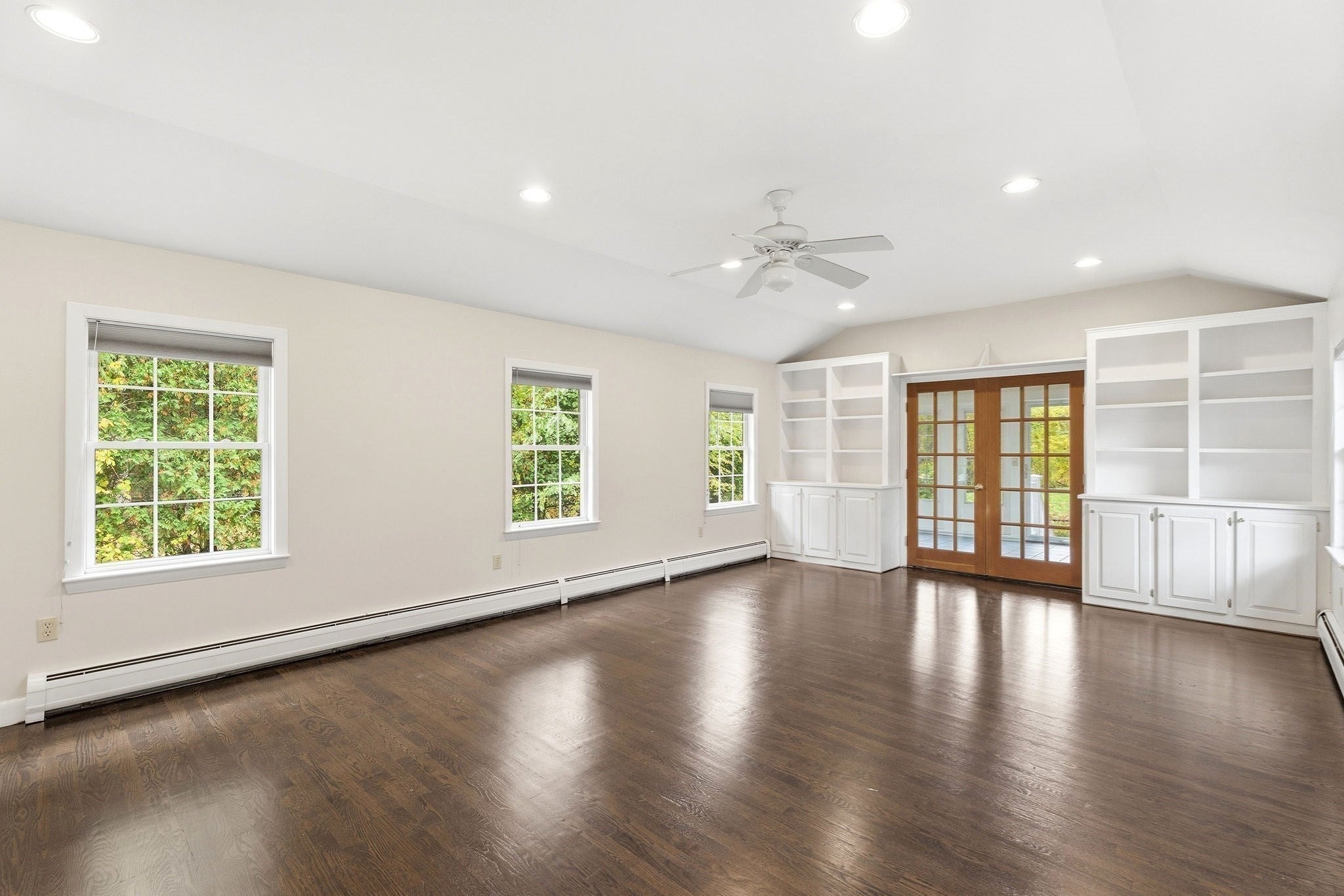 9 Eclipse Ave