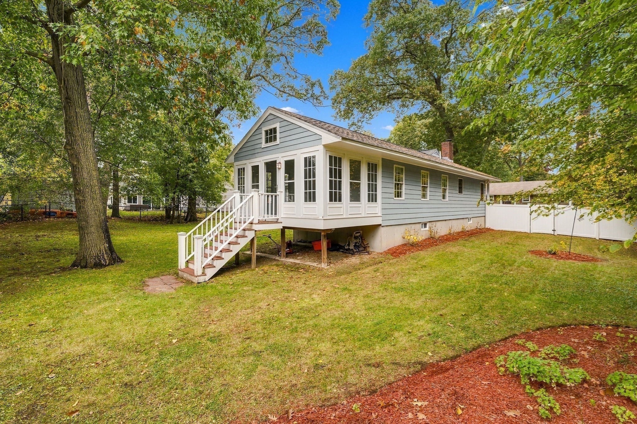 9 Eclipse Ave