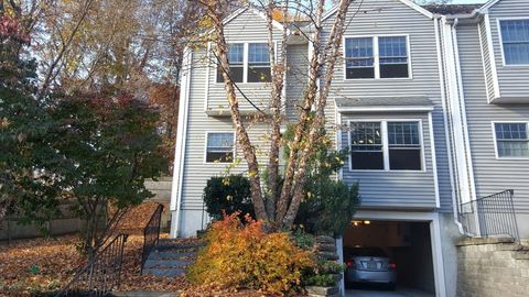 Photo of 4 Edgemoor Circle #4, Wellesley, MA 02482 (MLS # 73462136)