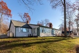 12 Edgewater Dr