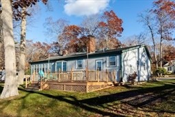12 Edgewater Dr