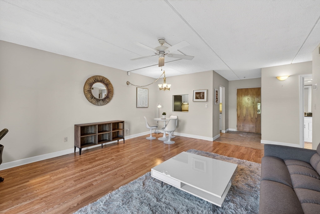 159 Main St 54A