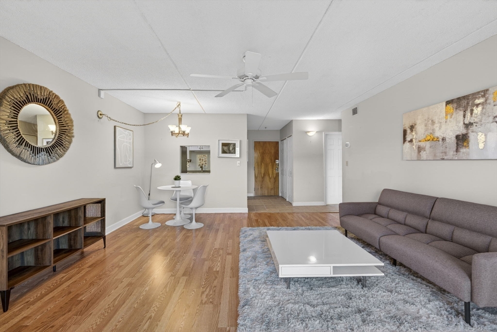159 Main St 54A