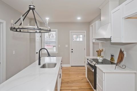 Photo of 305 Dickinson St, Springfield, MA 01108 (MLS # 73486246)