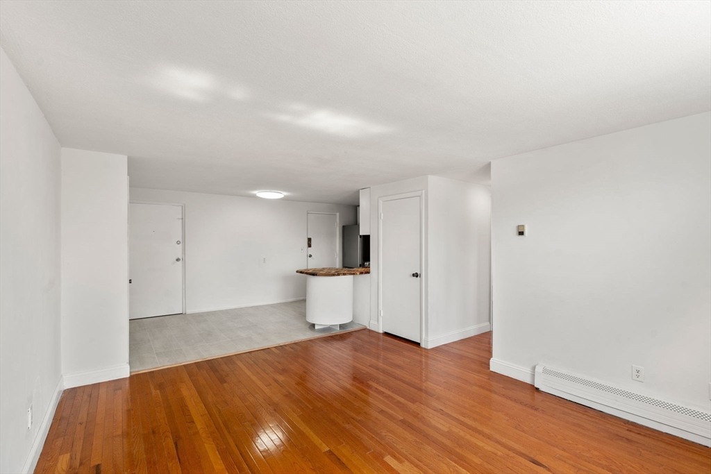 15 Staples Avenue 41