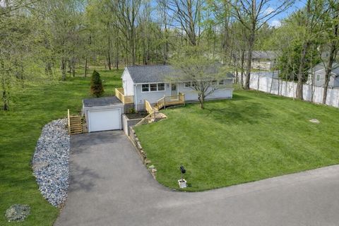 5 Karen Way Rutland MA 01543