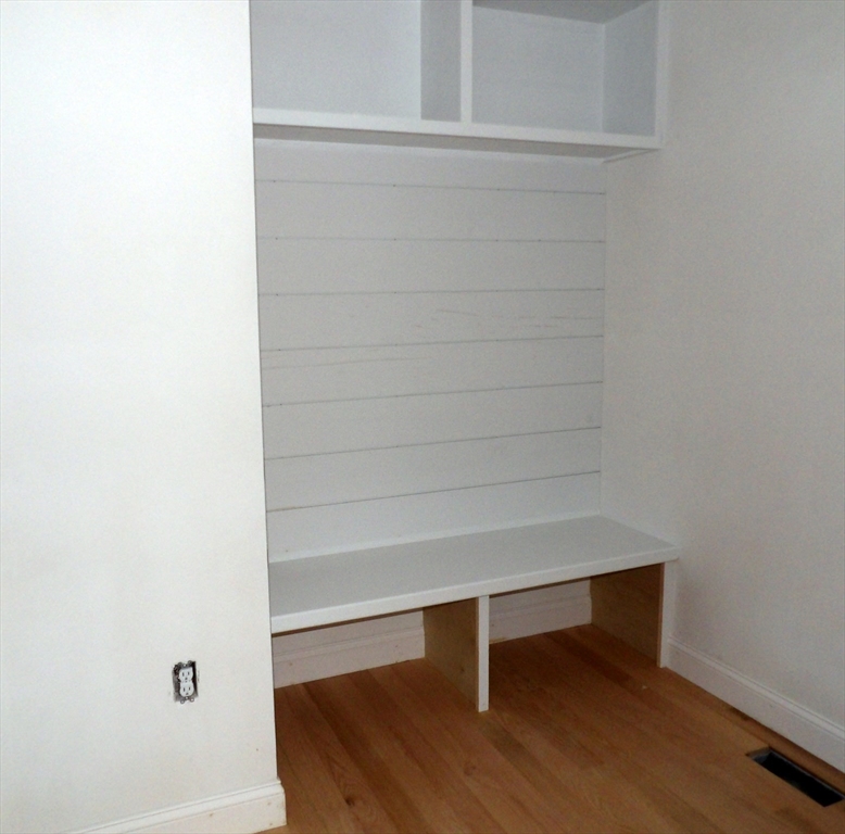 23-A Couch Street RIGHT side