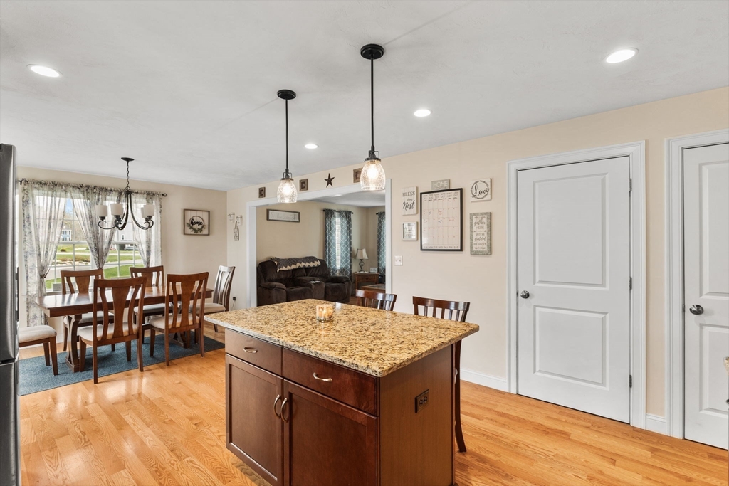 12 Stony Point Dr