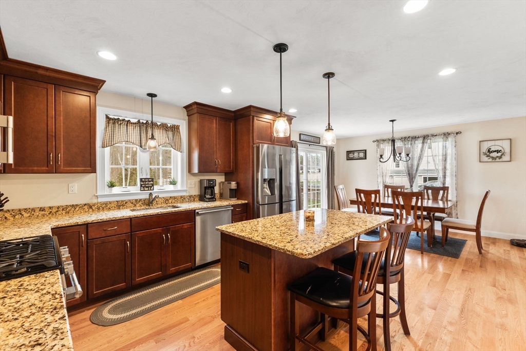 12 Stony Point Dr