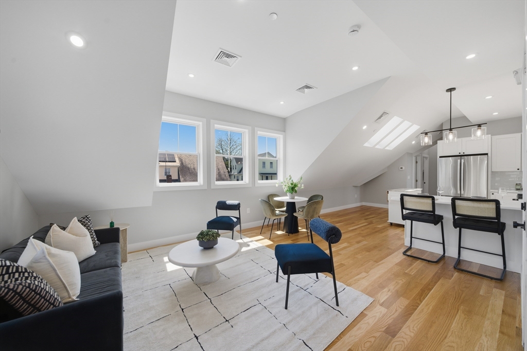 174 Walnut Street 3