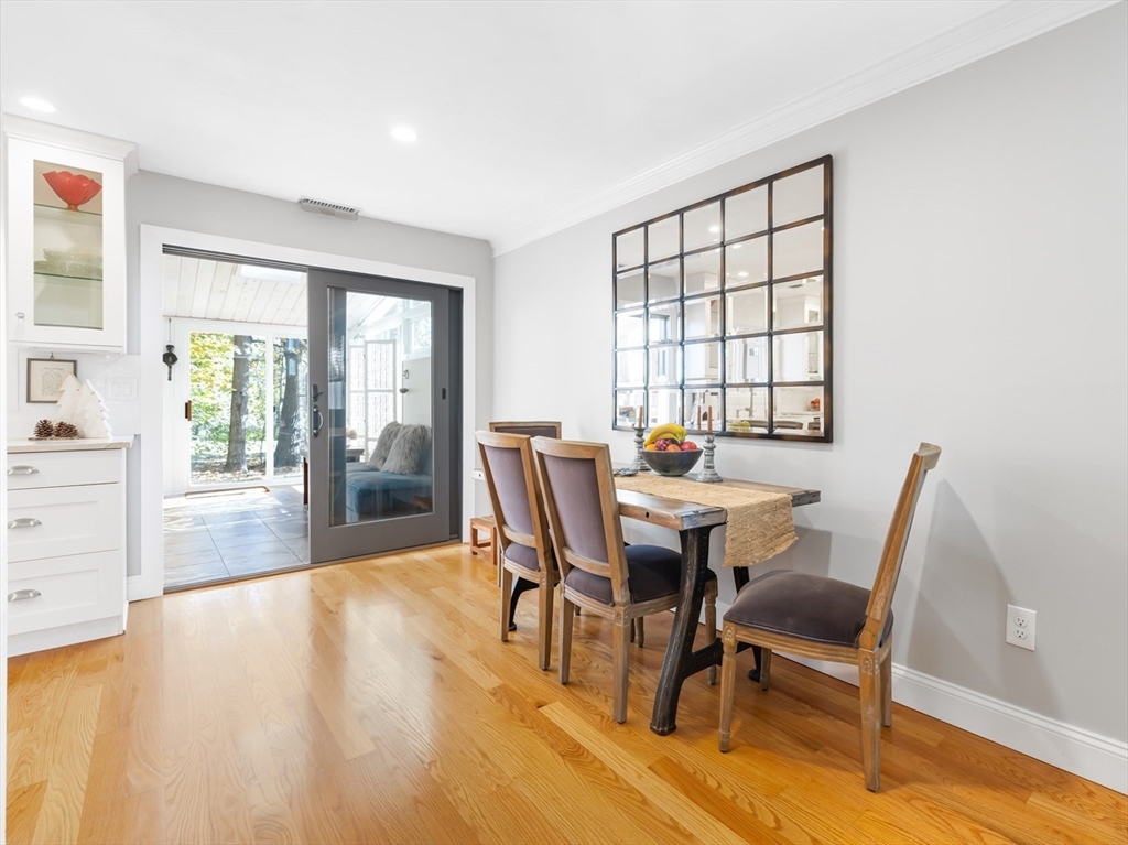 66 Pleasant St 16