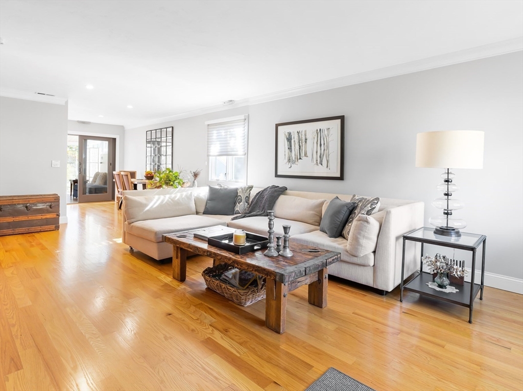 66 Pleasant St 16