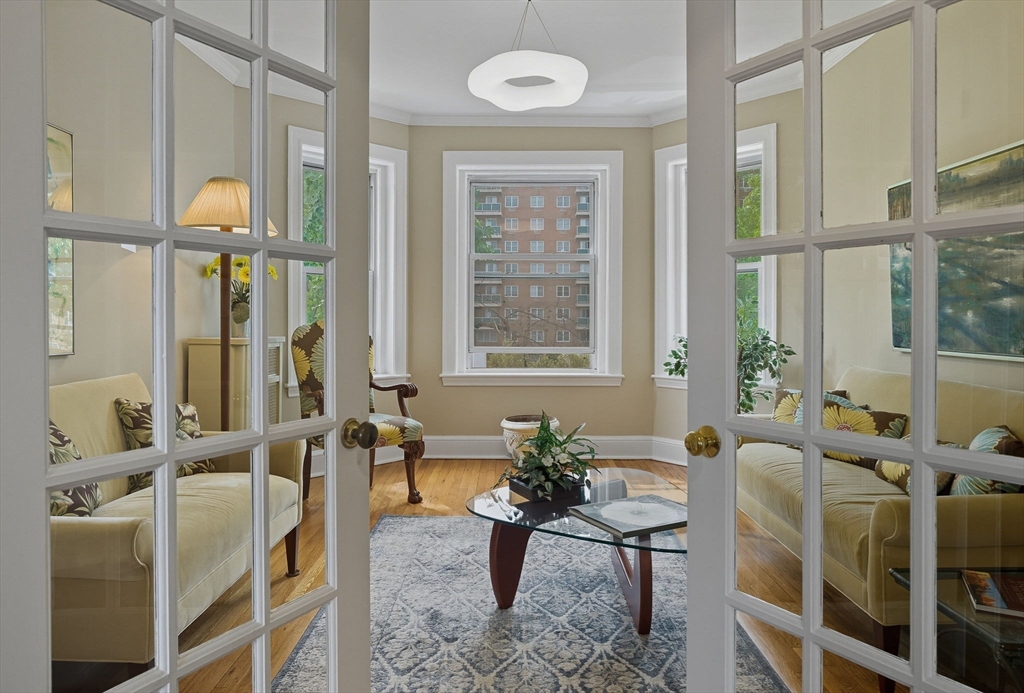 61 Thatcher Street 6