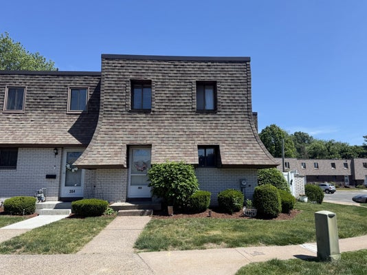 202 BEEKMAN DR # 202, AGAWAM, MA 01001 - Image 081e75630584cbd940da3f07618e3576/1617683069