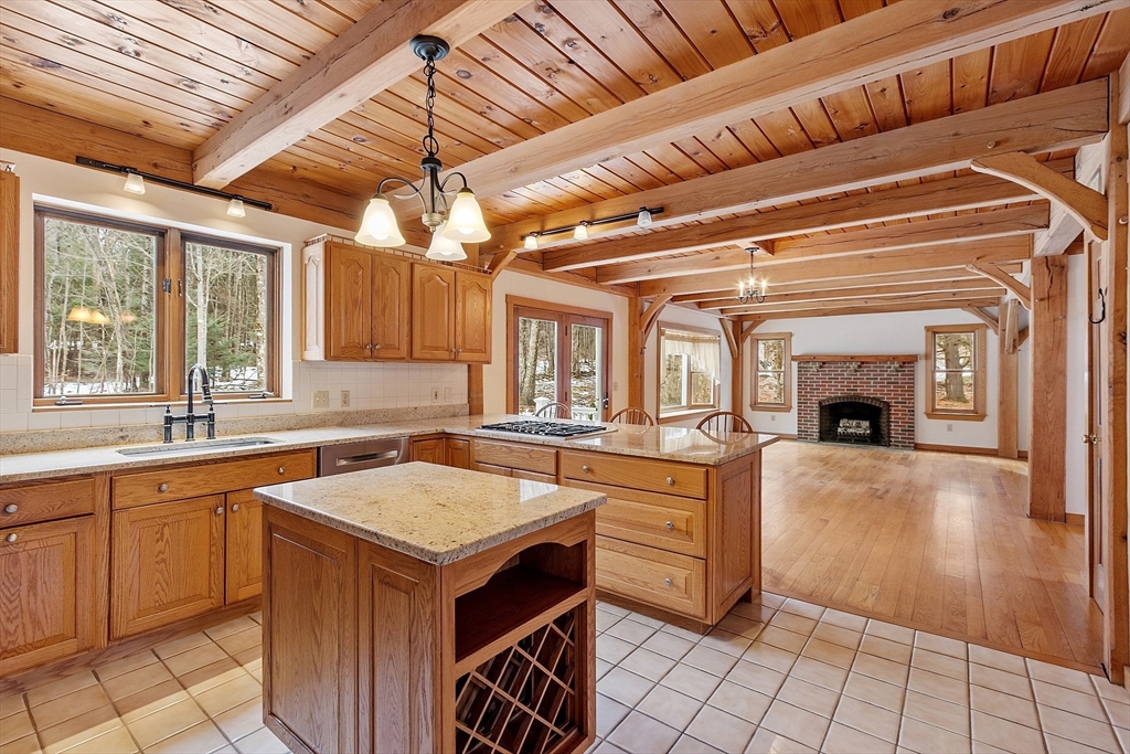 5 Blueberry Hill Ln