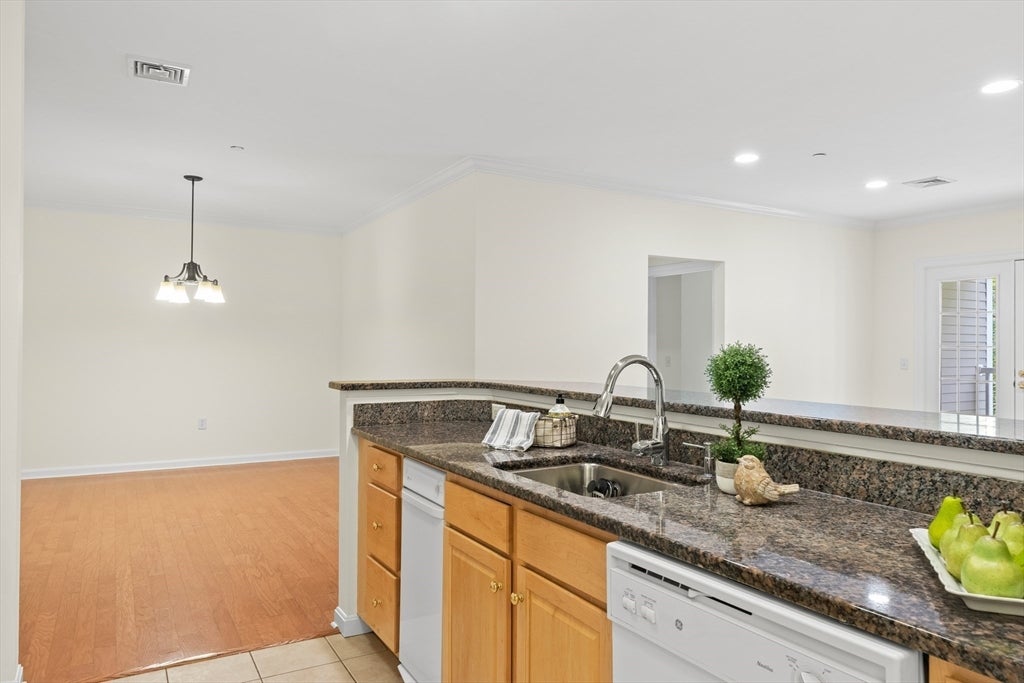 190 Chickering Rd 212D