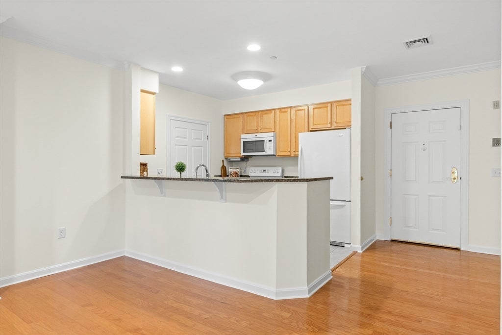 190 Chickering Rd 212D