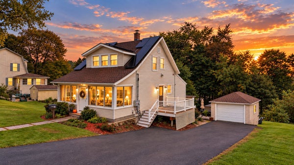 16 FIELD ST, AUBURN, MA 01501 - Image 082f1083d903aa26f4bbf289ff5ffd8c/4012574635