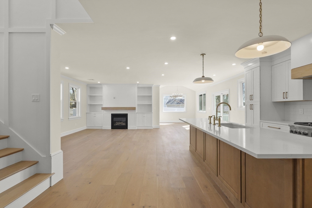 63 Ovington Dr