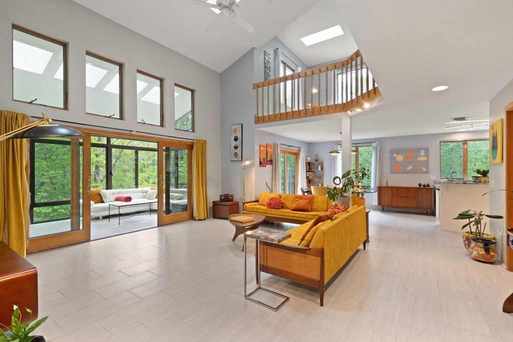 887 High Rock Rd