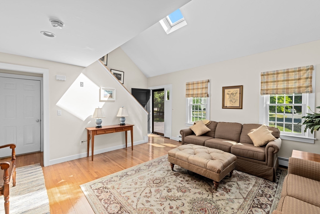 90 Foxworth Ln