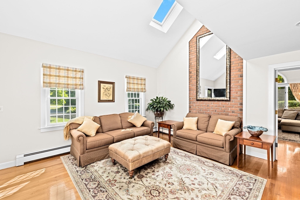 90 Foxworth Ln