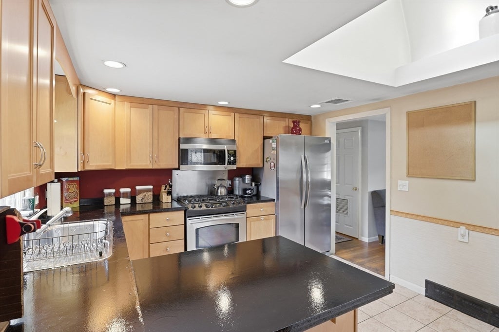 50 Pine St, Hudson, MA, 50 Pine St, Hudson, MA Photo #11