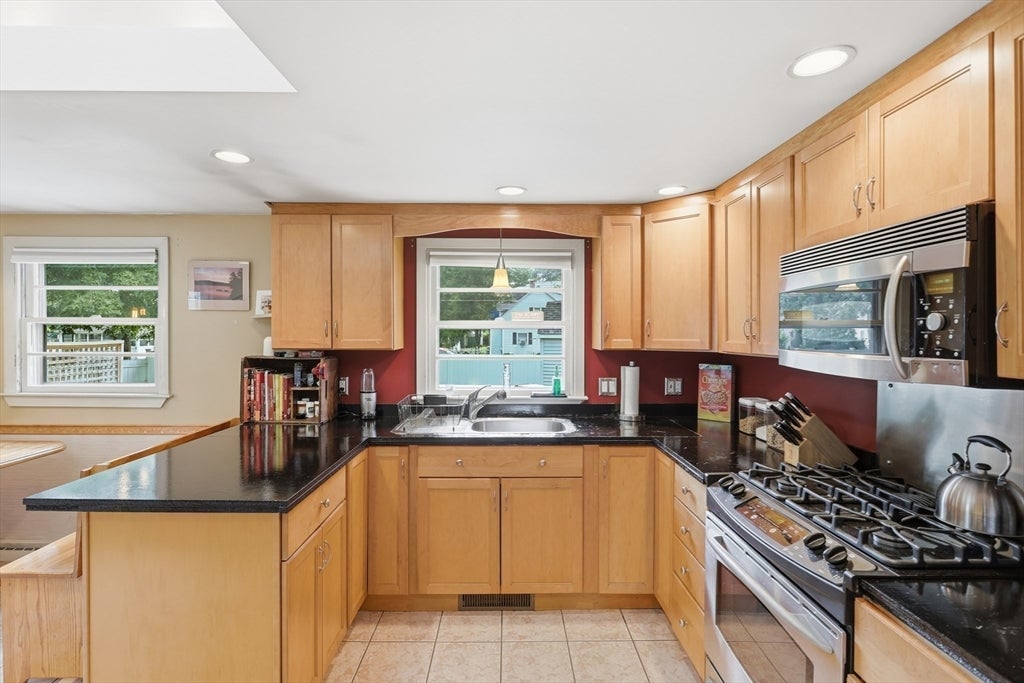 50 Pine St, Hudson, MA, 50 Pine St, Hudson, MA Photo #8