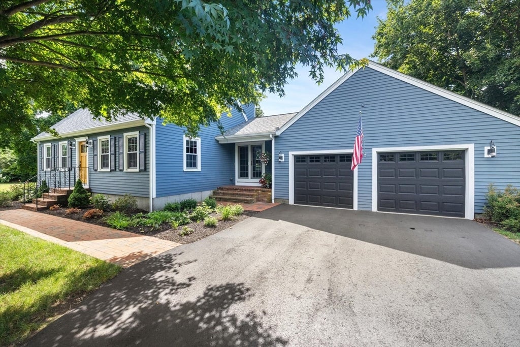 13 Bayview Ave